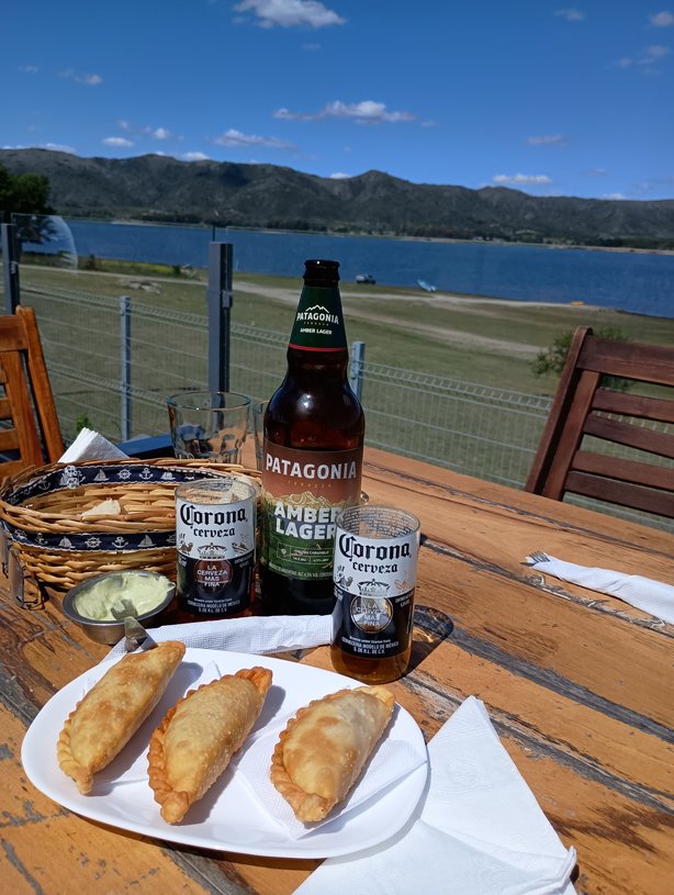 Carolina Ruiz - Almuerzo con Vista de Postal